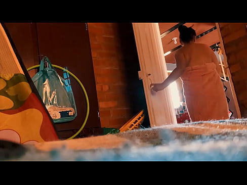 ❤️ Mjomba ananifuata kuoga, ananitania wakati naoga. Pono ☑